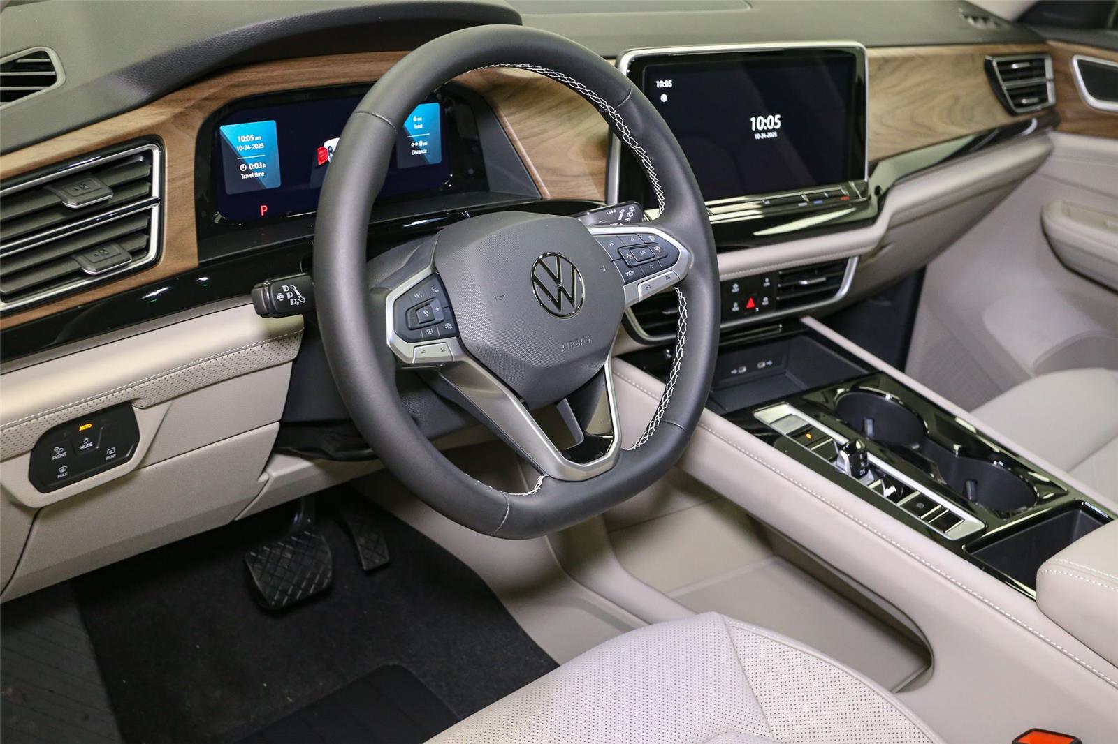 2026 Volkswagen Atlas SE w/Tech - Photo 17
