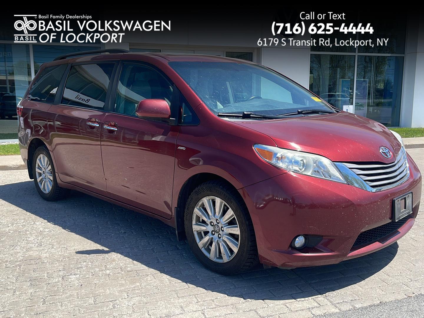 2017 Toyota Sienna XLE Premium V6 AWD 7-Passenger's photo