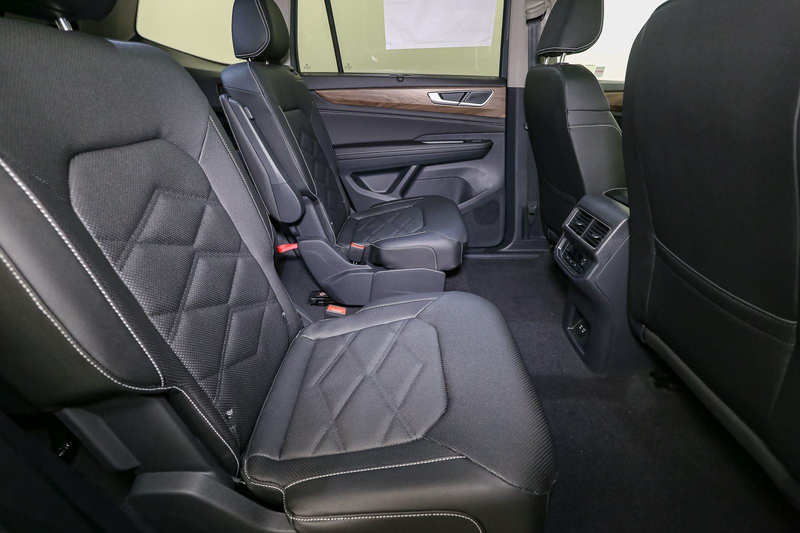 2026 Volkswagen Atlas SE w/Tech - Photo 16