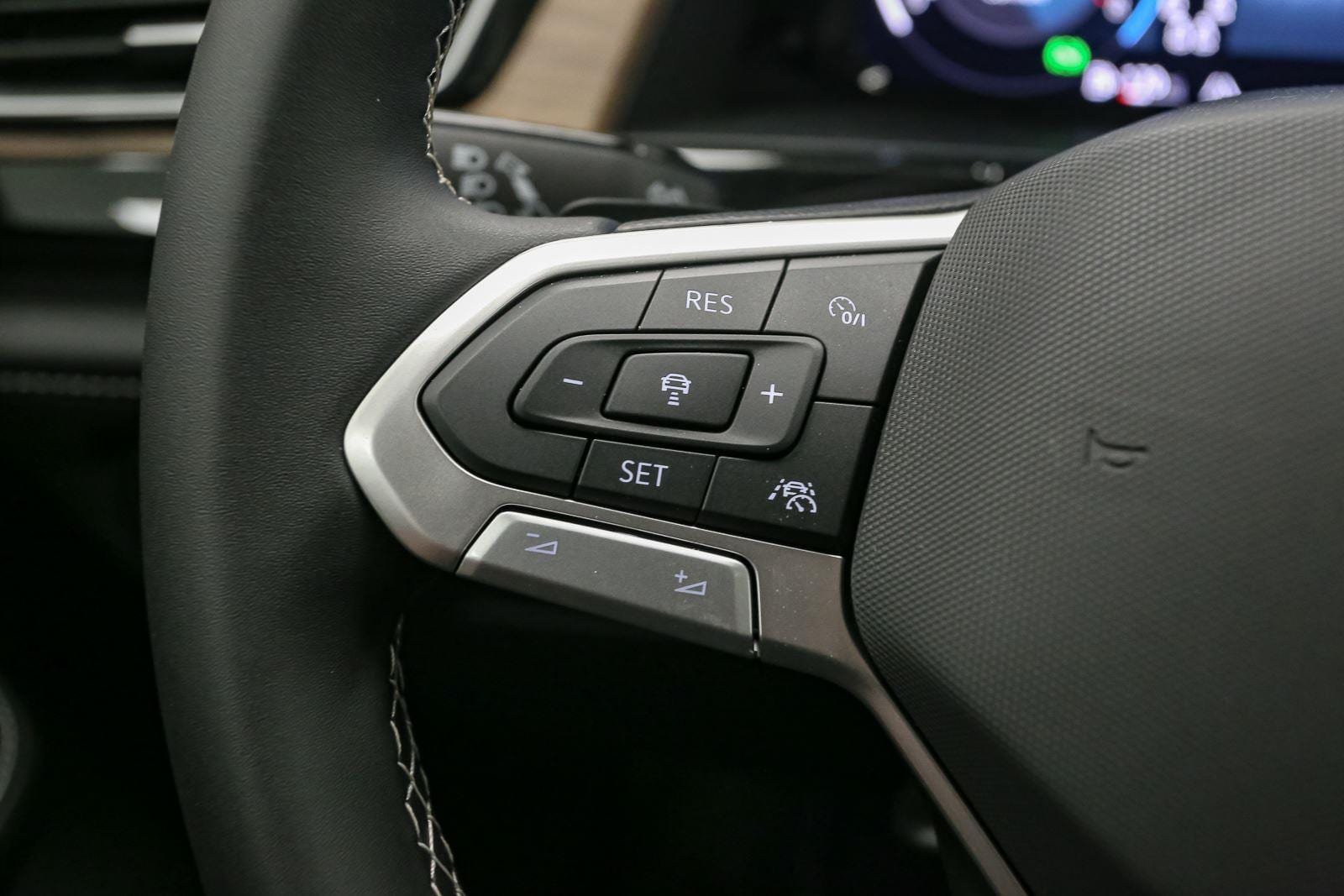 2026 Volkswagen Atlas SE w/Tech - Photo 23