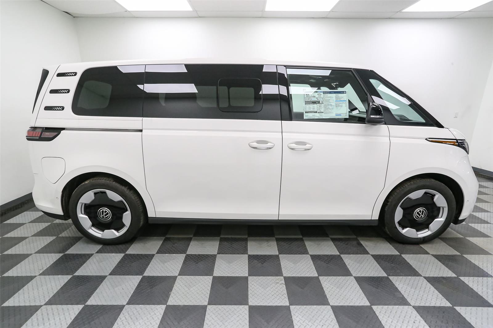 2025 Volkswagen ID. Buzz PRO S - Photo 8
