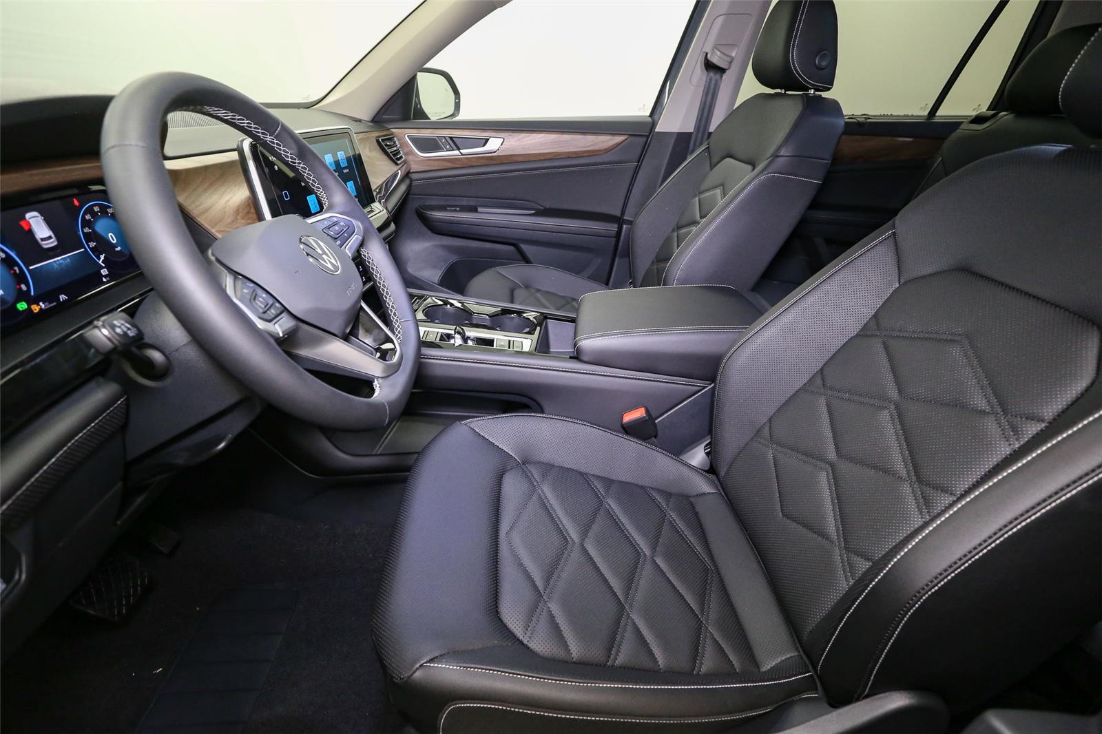 2026 Volkswagen Atlas SE w/Tech - Photo 24