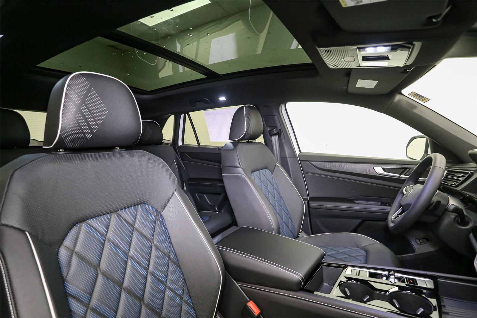 2026 Volkswagen Atlas Cross Sport SEL Premium R-LINE - Photo 15