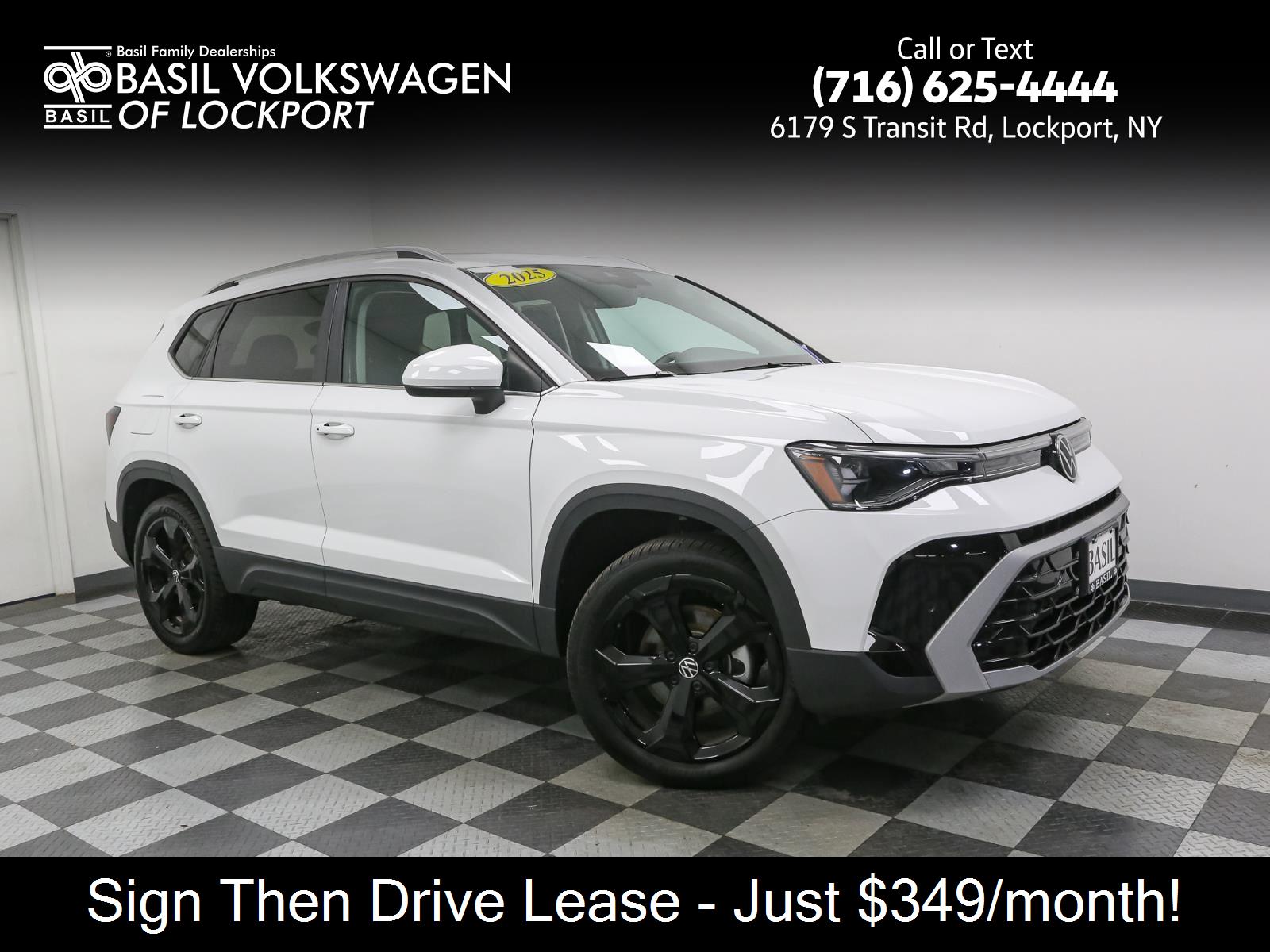 2025 Volkswagen Taos SEL's photo