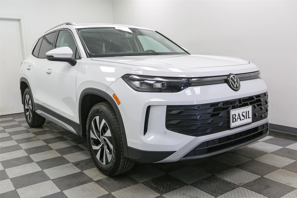 New 2025 Volkswagen Tiguan S 4MOTION