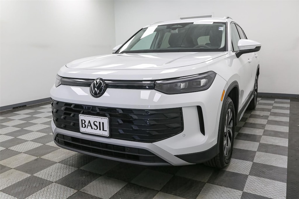 New 2025 Volkswagen Tiguan S 4MOTION