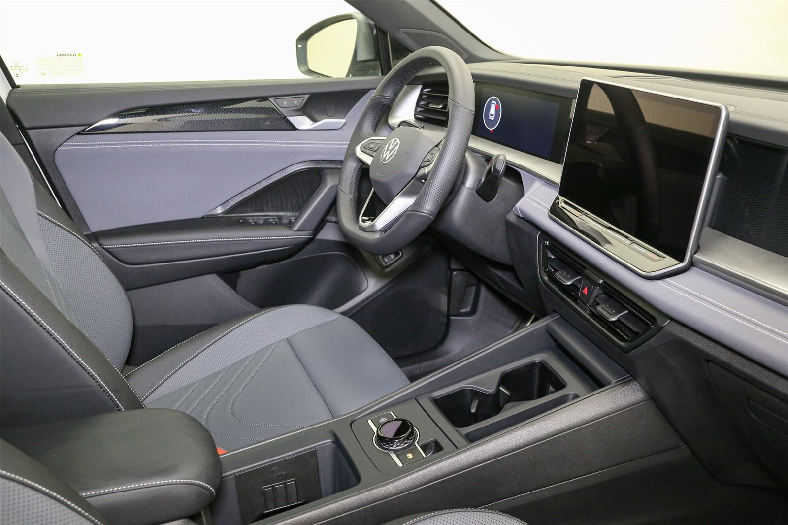 2026 Volkswagen Tiguan SE R-LINE BLACK - Photo 17