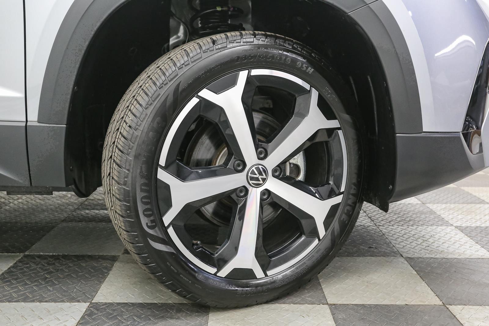2025 Volkswagen Taos SEL - Photo 15