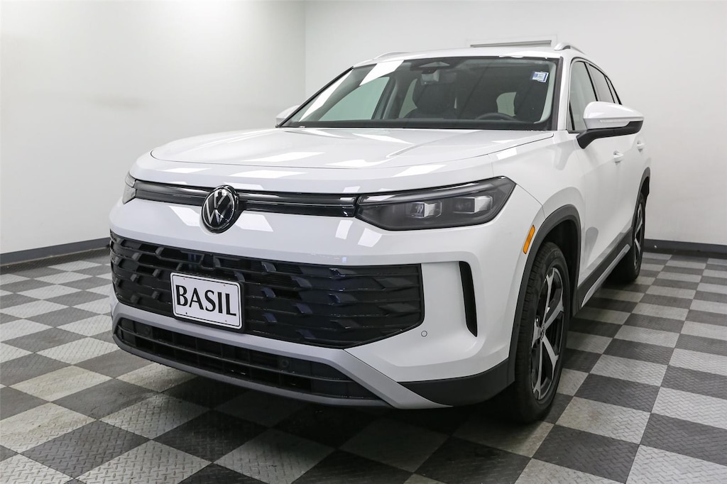 2026 Volkswagen Tiguan SE photo 4