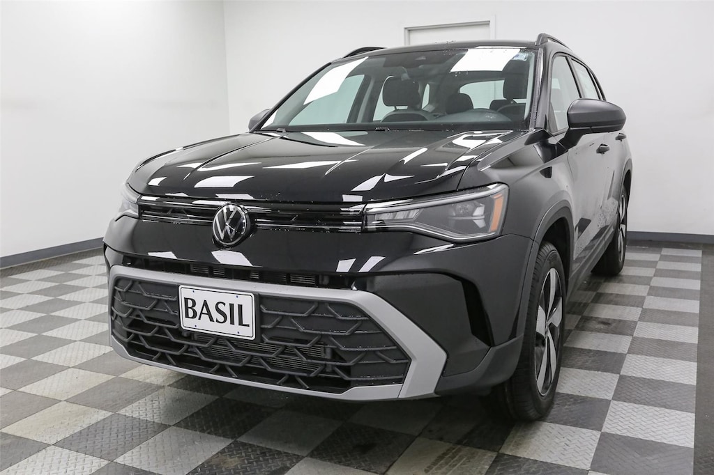 New 2025 Volkswagen Taos S 4MOTION