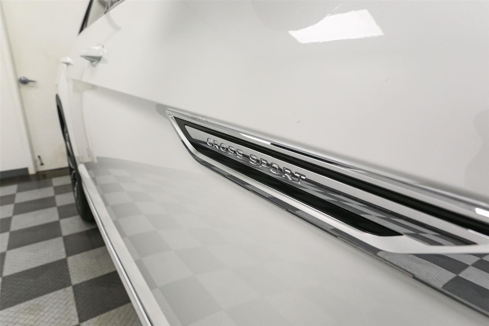 2026 Volkswagen Atlas Cross Sport SEL Premium R-LINE - Photo 8