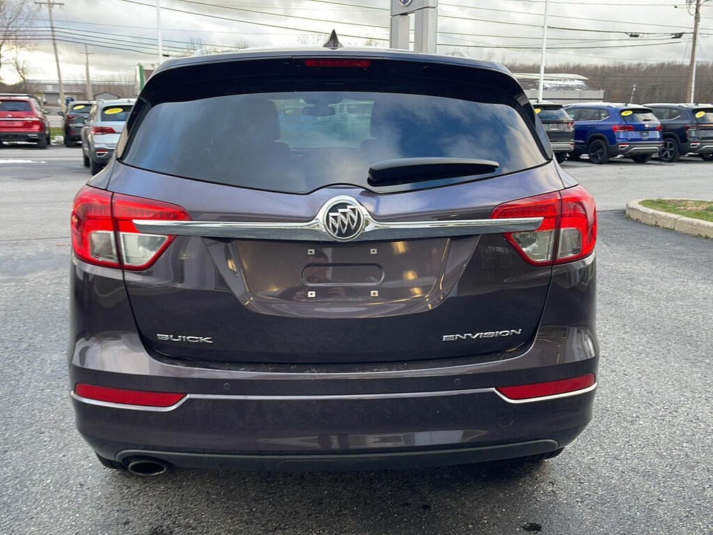 2018 Buick Envision Essence photo 2