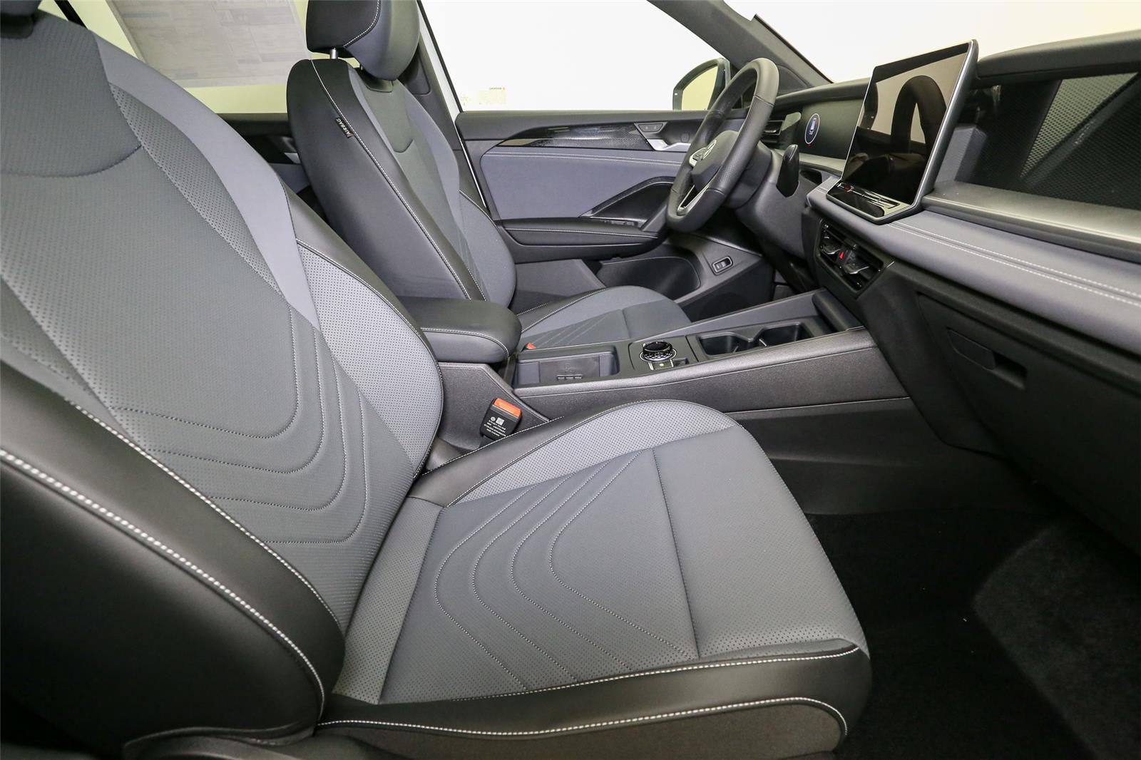 2026 Volkswagen Tiguan SE R-LINE BLACK - Photo 15