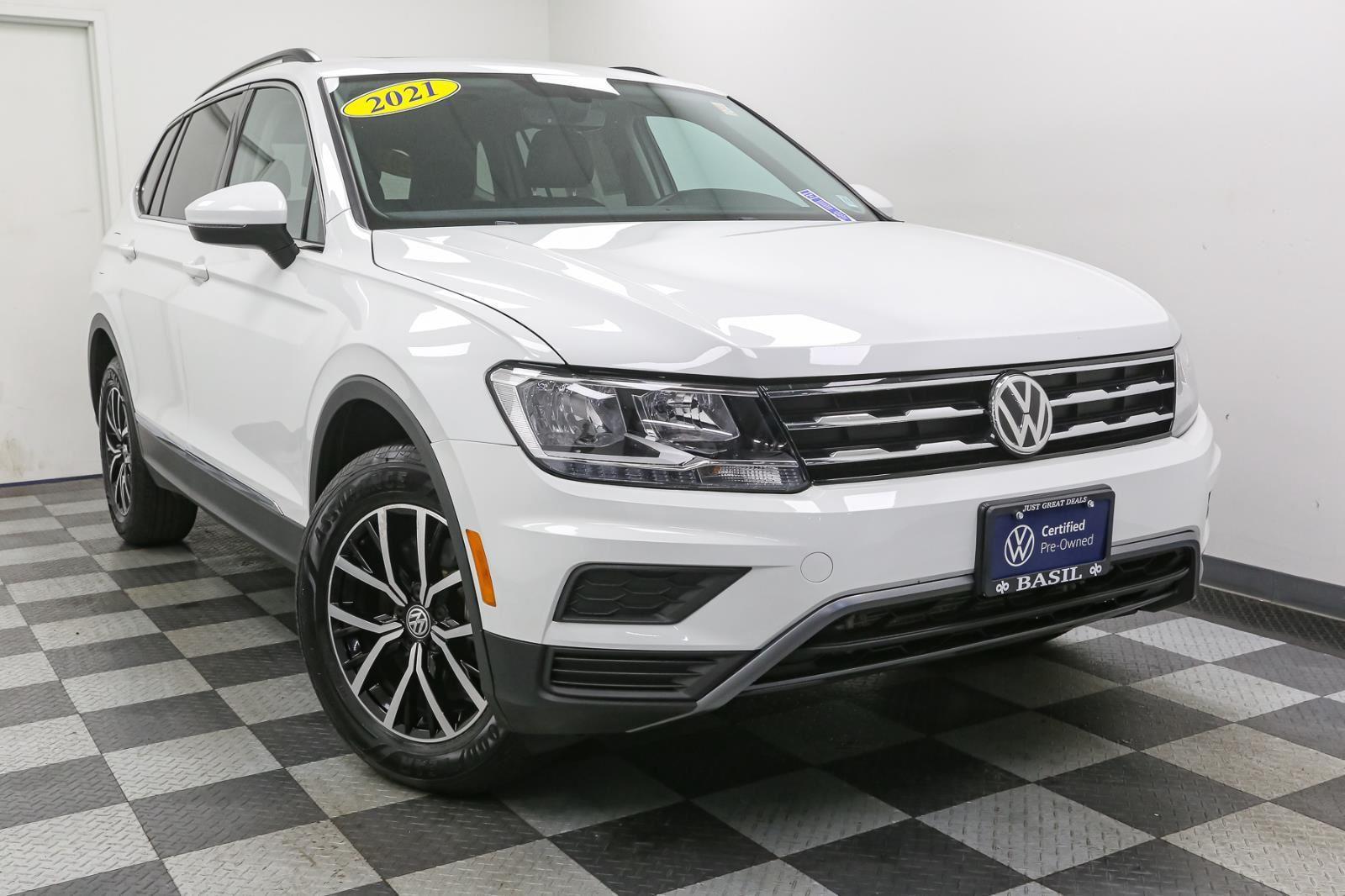 2021 Volkswagen Tiguan SE photo 2