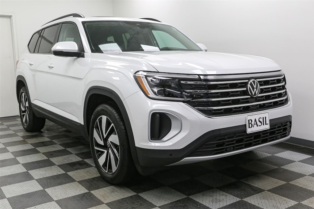 2026 Volkswagen Atlas SE Technology photo 2