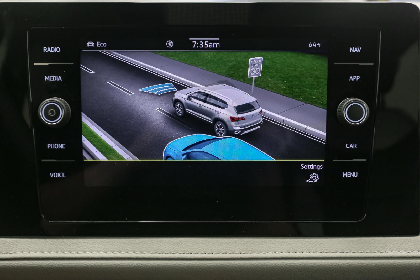 2025 Volkswagen Taos SEL - Photo 29