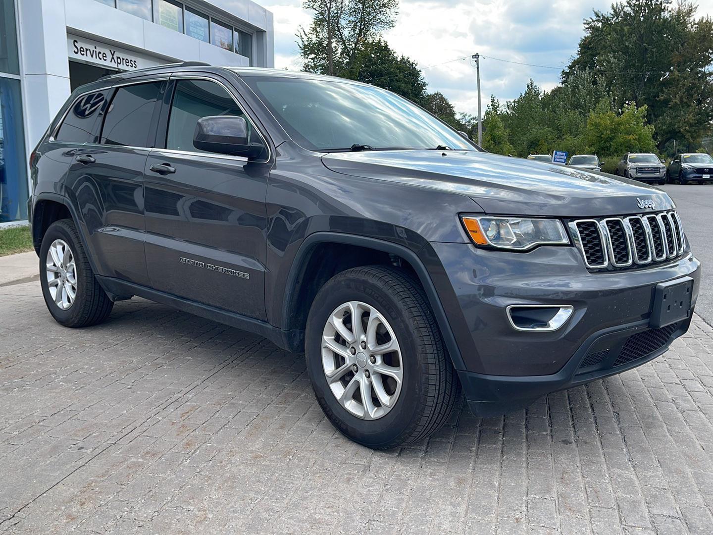 2021 Jeep Grand Cherokee Laredo X photo 3