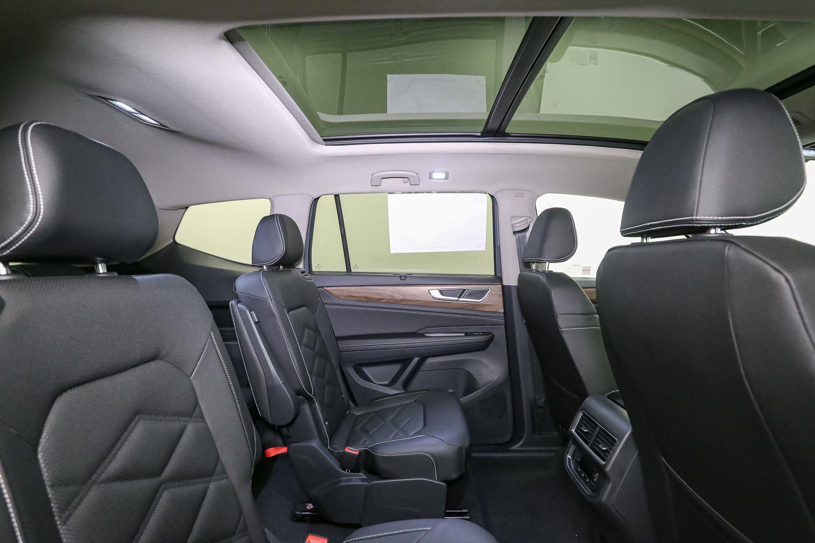 2026 Volkswagen Atlas SE w/Tech - Photo 17