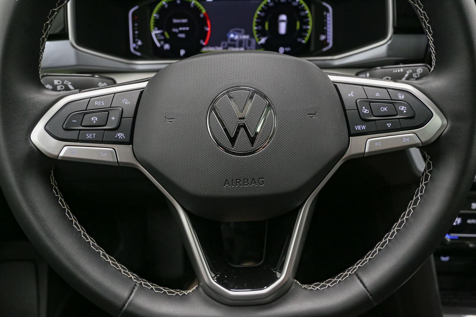 2025 Volkswagen Taos SEL - Photo 36