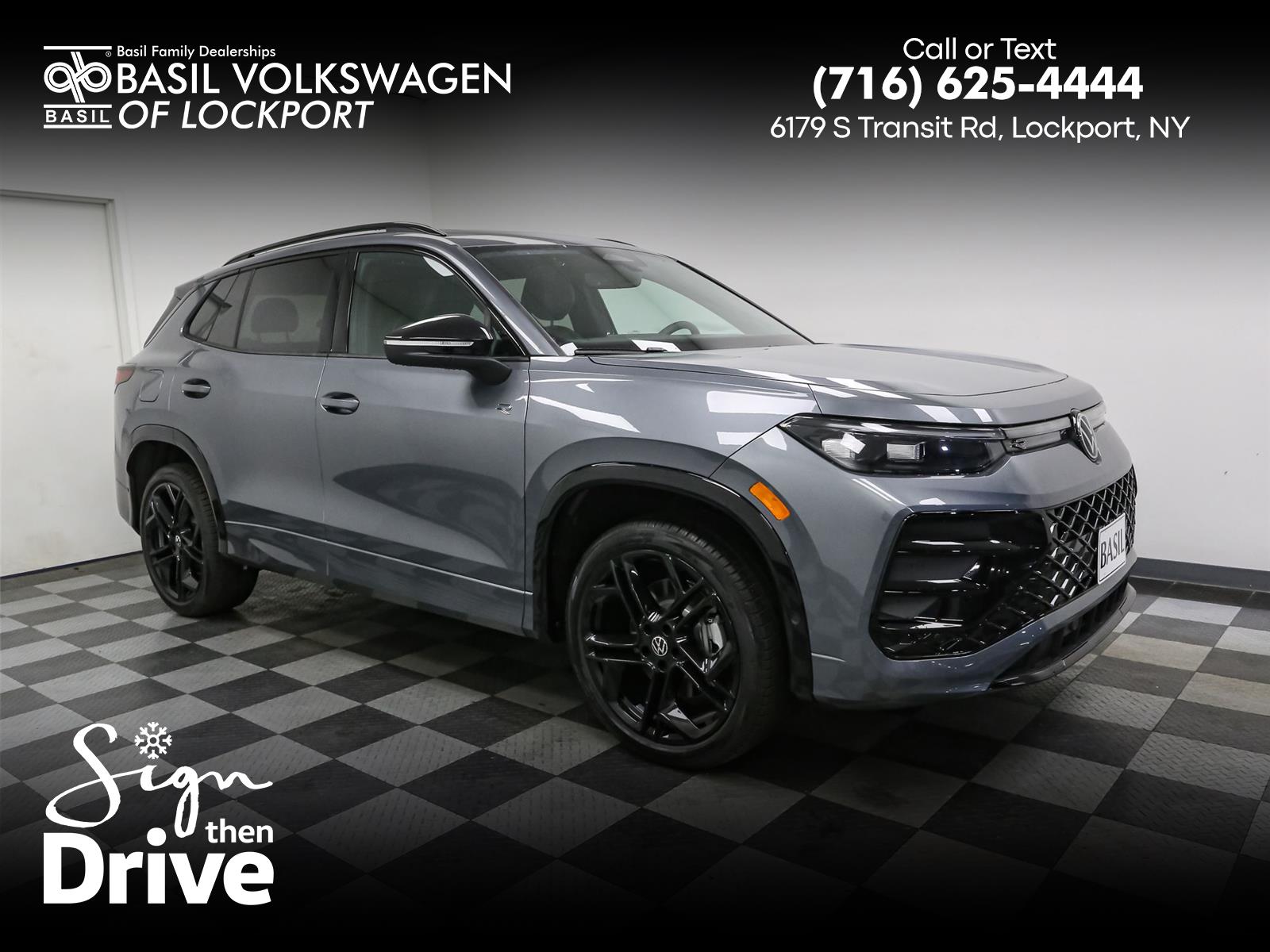 2026 Volkswagen Tiguan SE R-LINE BLACK's photo