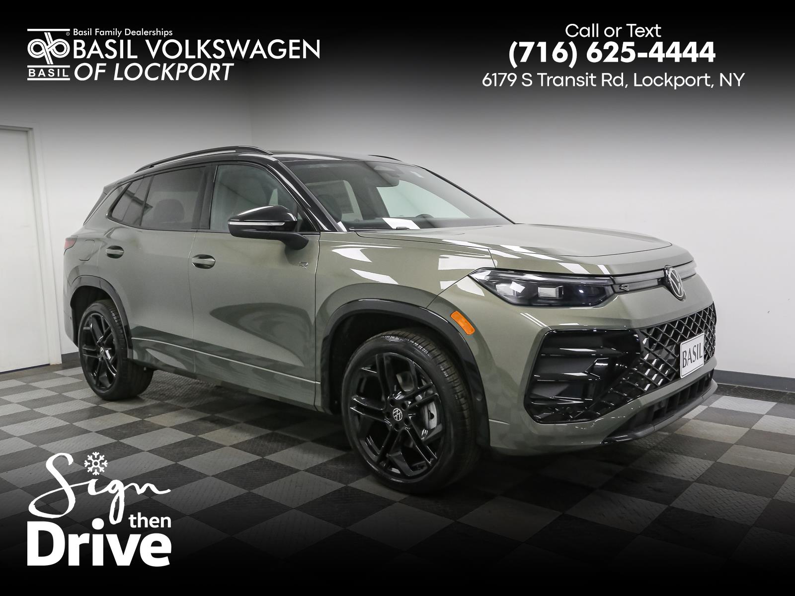 2026 Volkswagen Tiguan SE R-LINE BLACK's photo