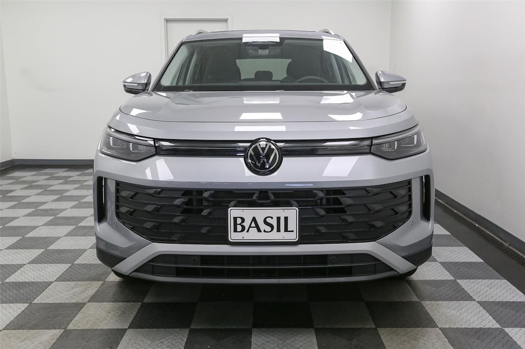 New 2025 Volkswagen Tiguan SE 4MOTION