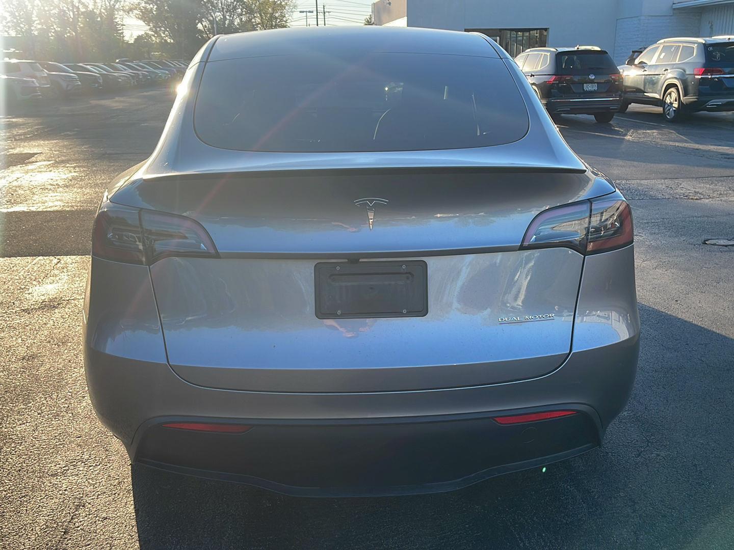 2025 Tesla Model Y Performance photo 3