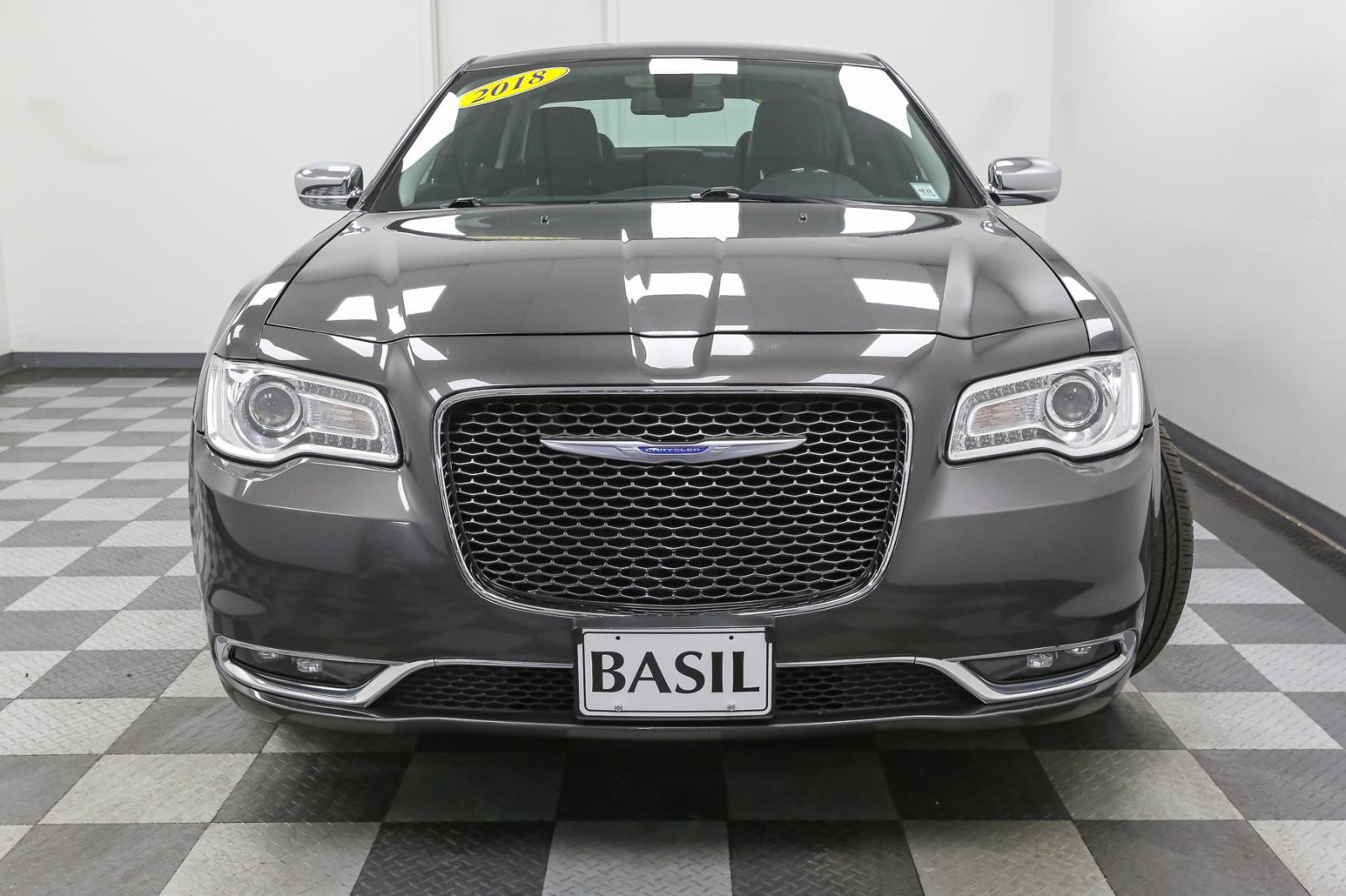 2018 Chrysler 300 Limited photo 3