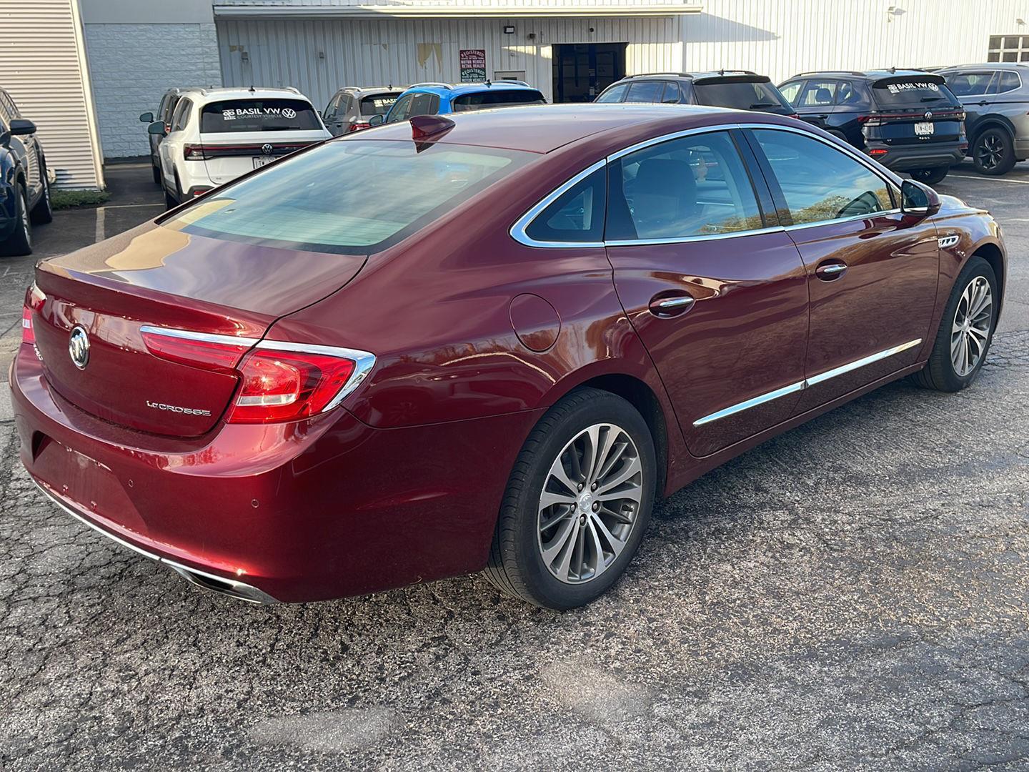 2017 Buick LaCrosse Essence photo 2