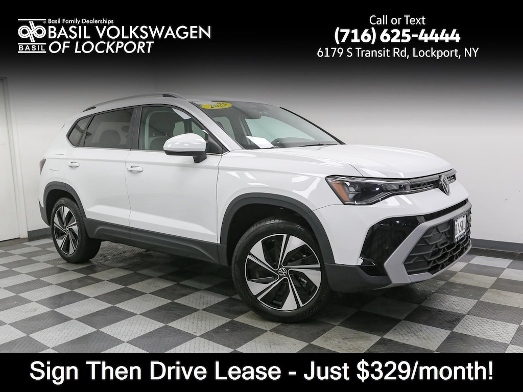 New 2025 Volkswagen Taos SE 4MOTION