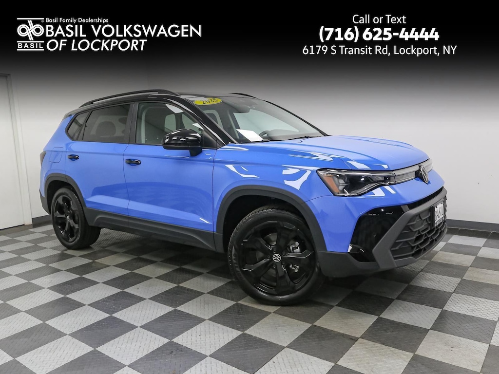 Used 2025 Volkswagen Taos SE Black 4MOTION