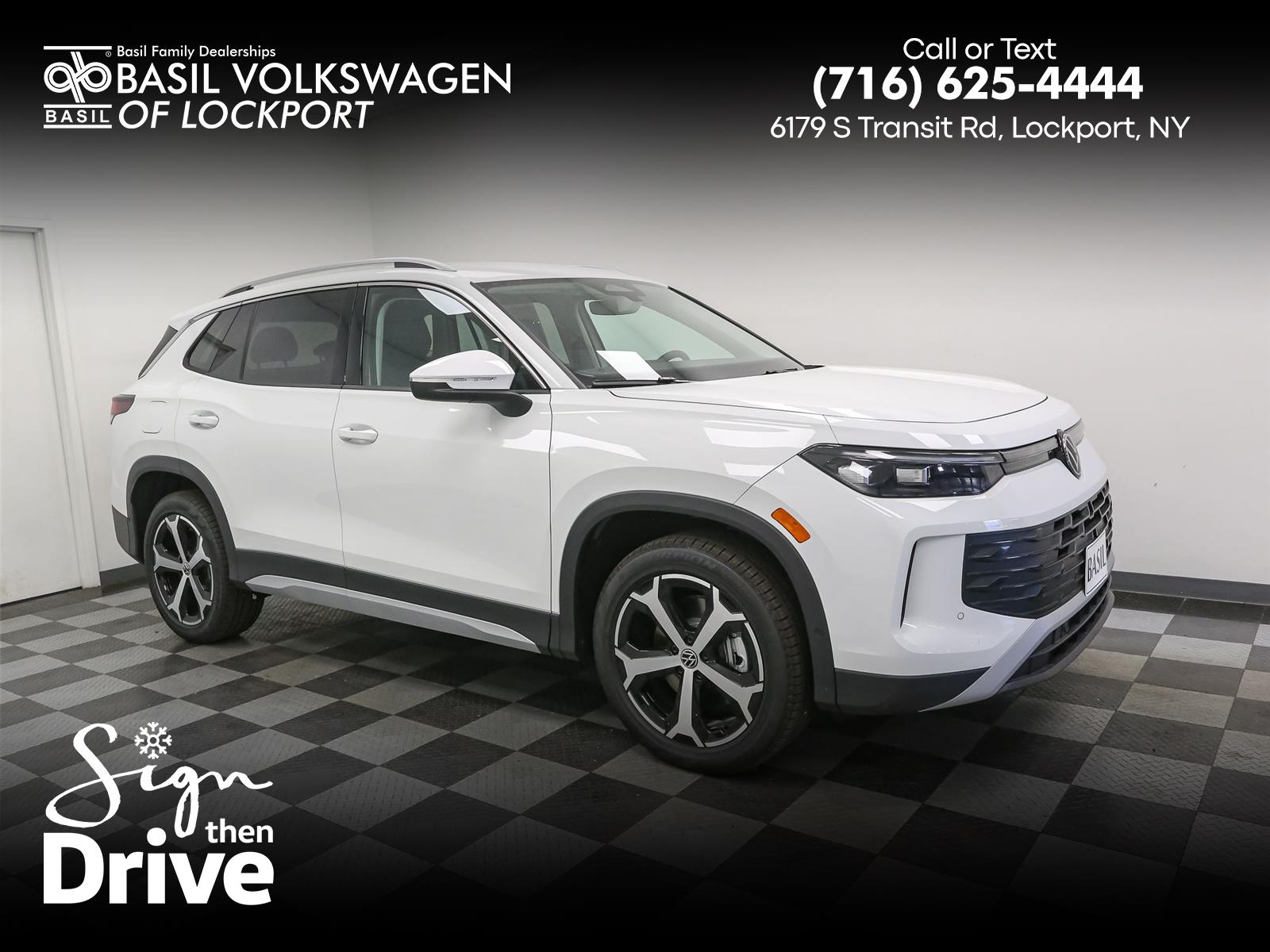 2025 Volkswagen Tiguan SE's photo