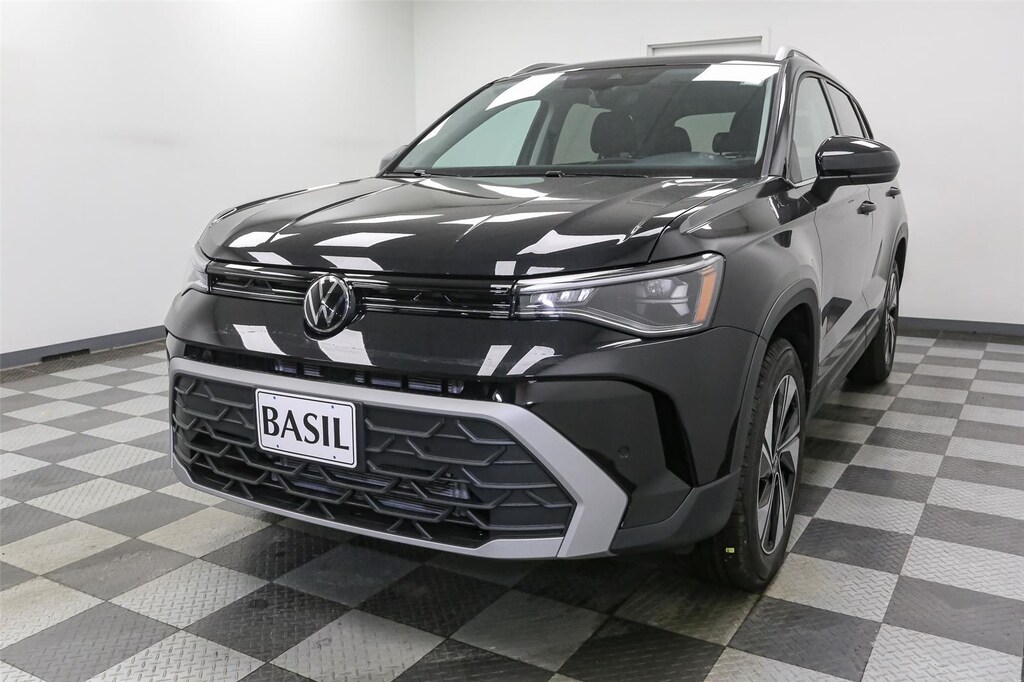 New 2025 Volkswagen Taos SE 4MOTION