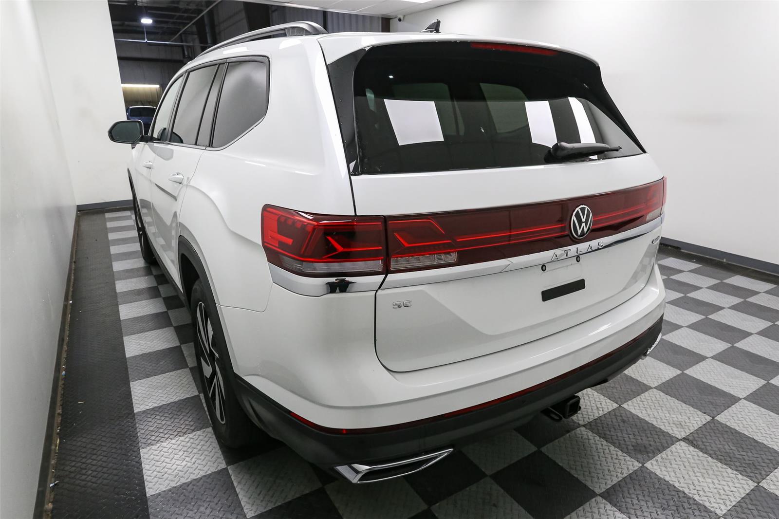 2026 Volkswagen Atlas SE w/Tech - Photo 9