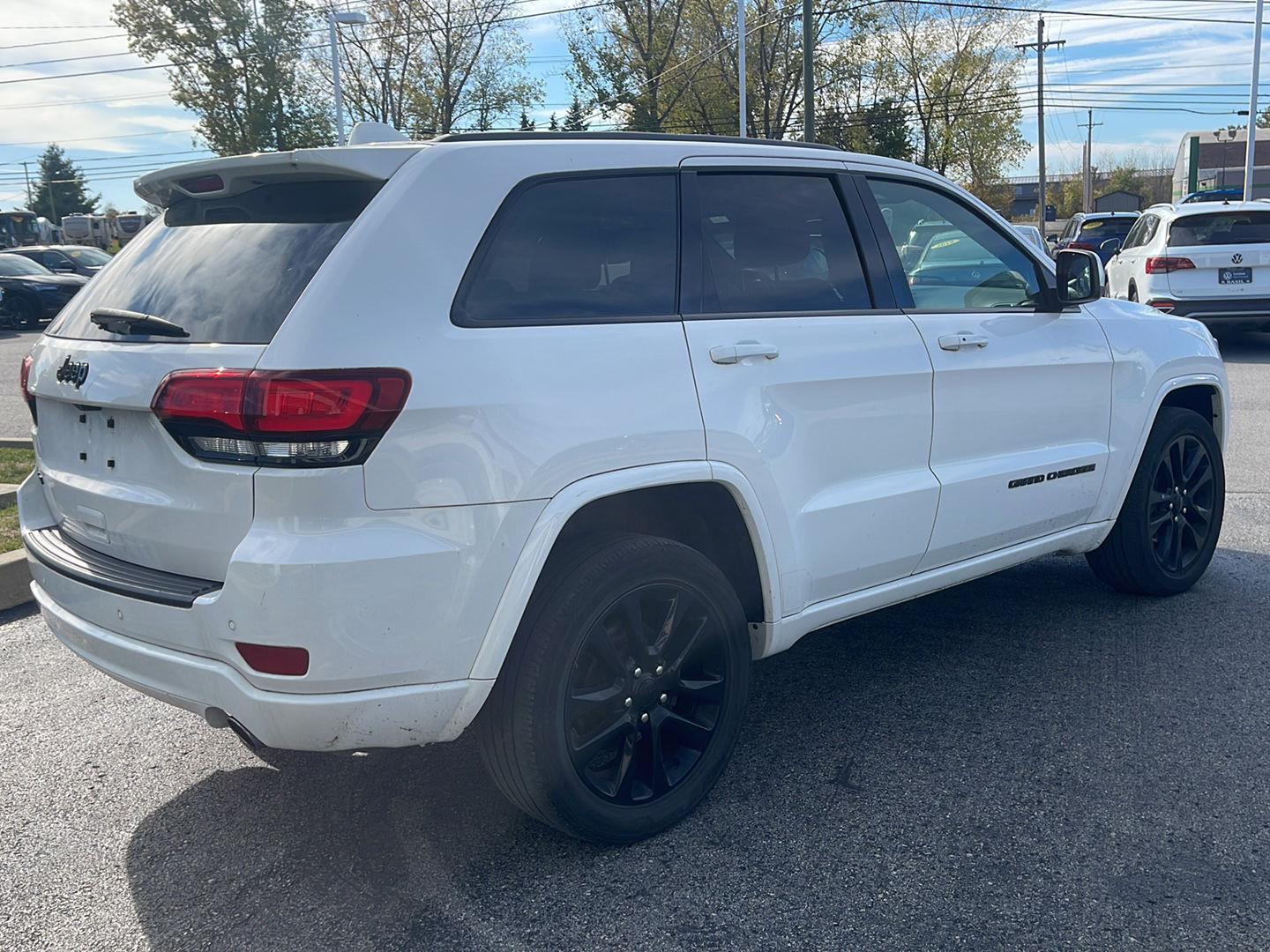 2019 Jeep Grand Cherokee Altitude photo 3