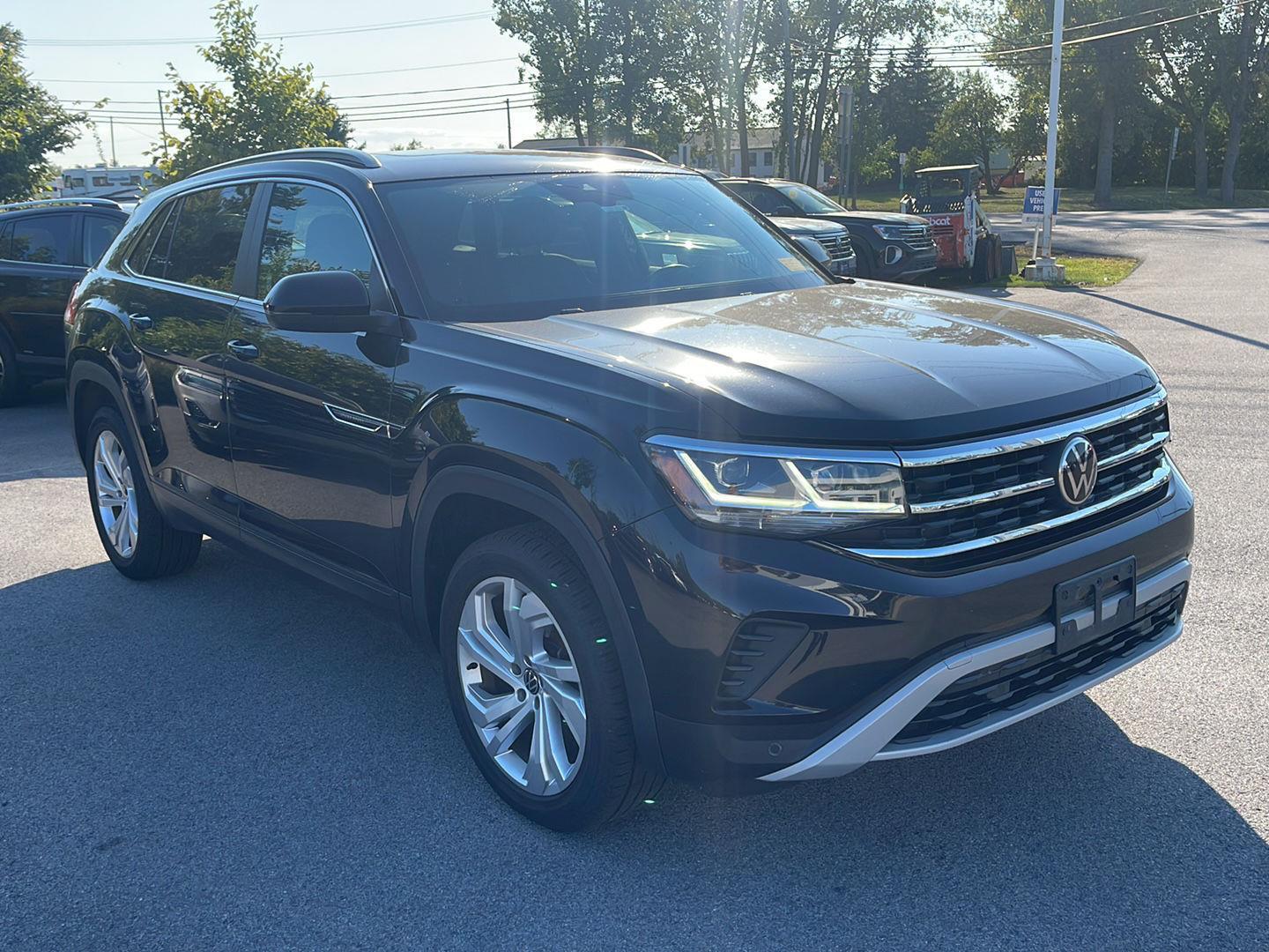 2020 Volkswagen Atlas Cross Sport SEL photo 3