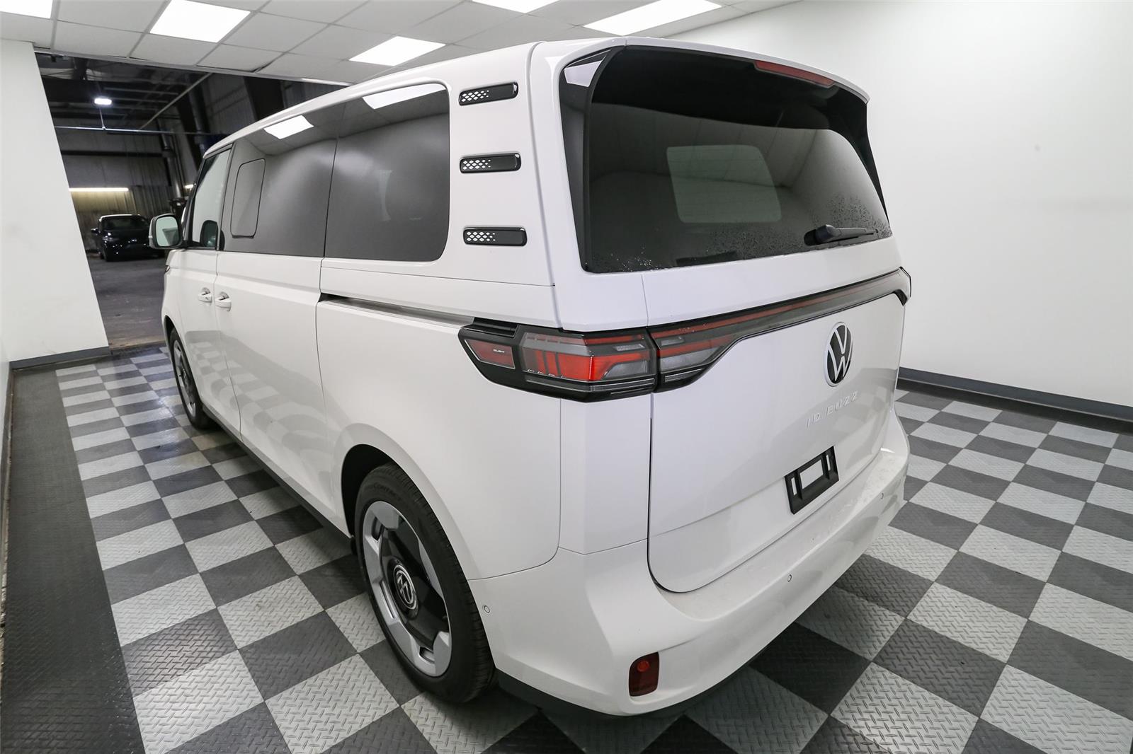 2025 Volkswagen ID. Buzz PRO S - Photo 10