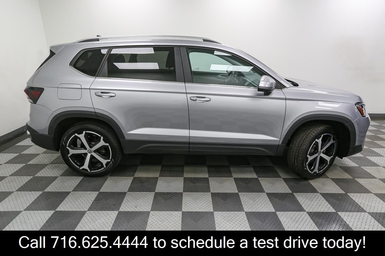 2025 Volkswagen Taos SEL - Photo 8