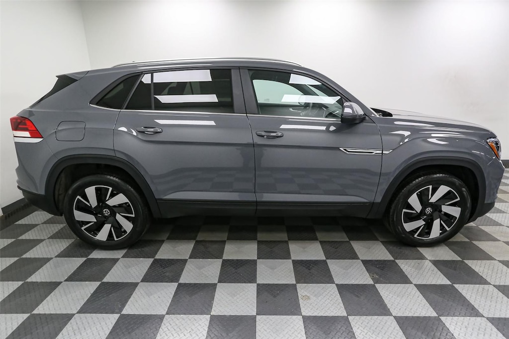 2026 Volkswagen Atlas Cross Sport SE Technology photo 3