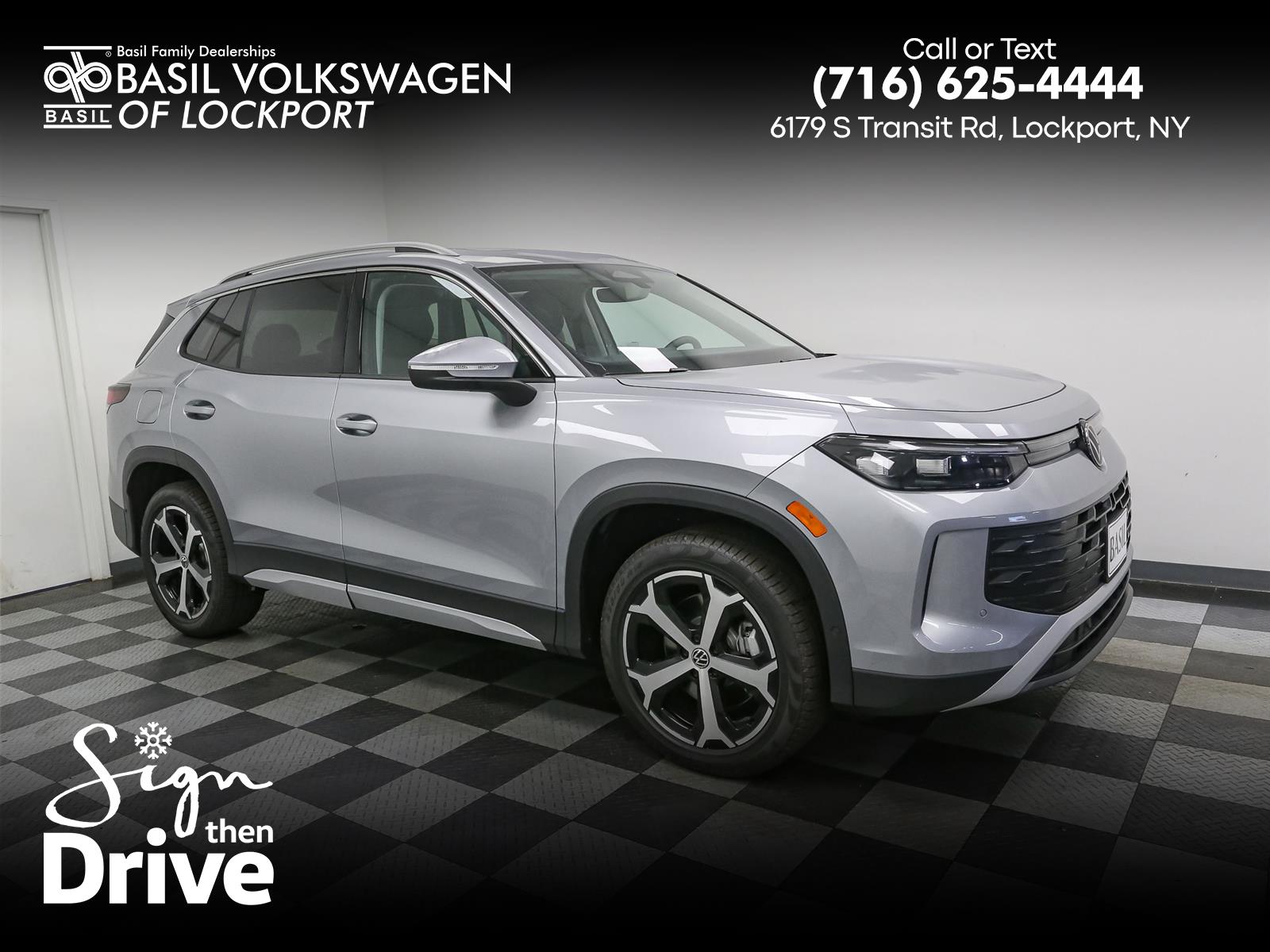 2025 Volkswagen Tiguan SE's photo