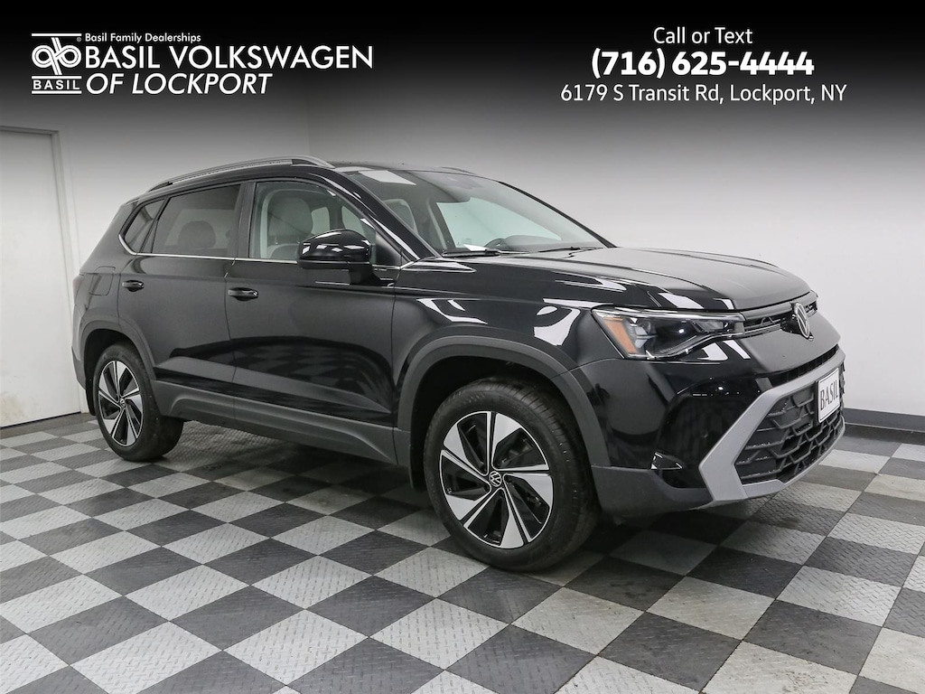 New 2025 Volkswagen Taos SE 4MOTION