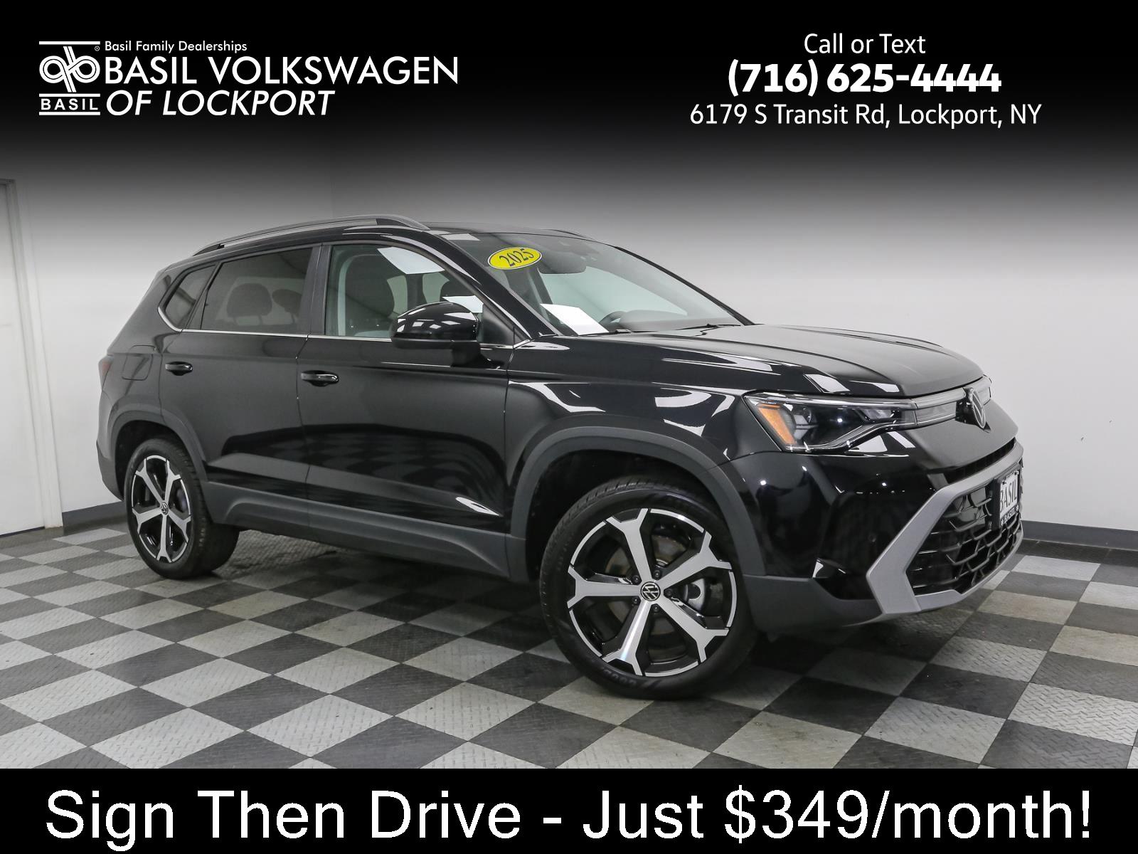 2025 Volkswagen Taos SEL's photo