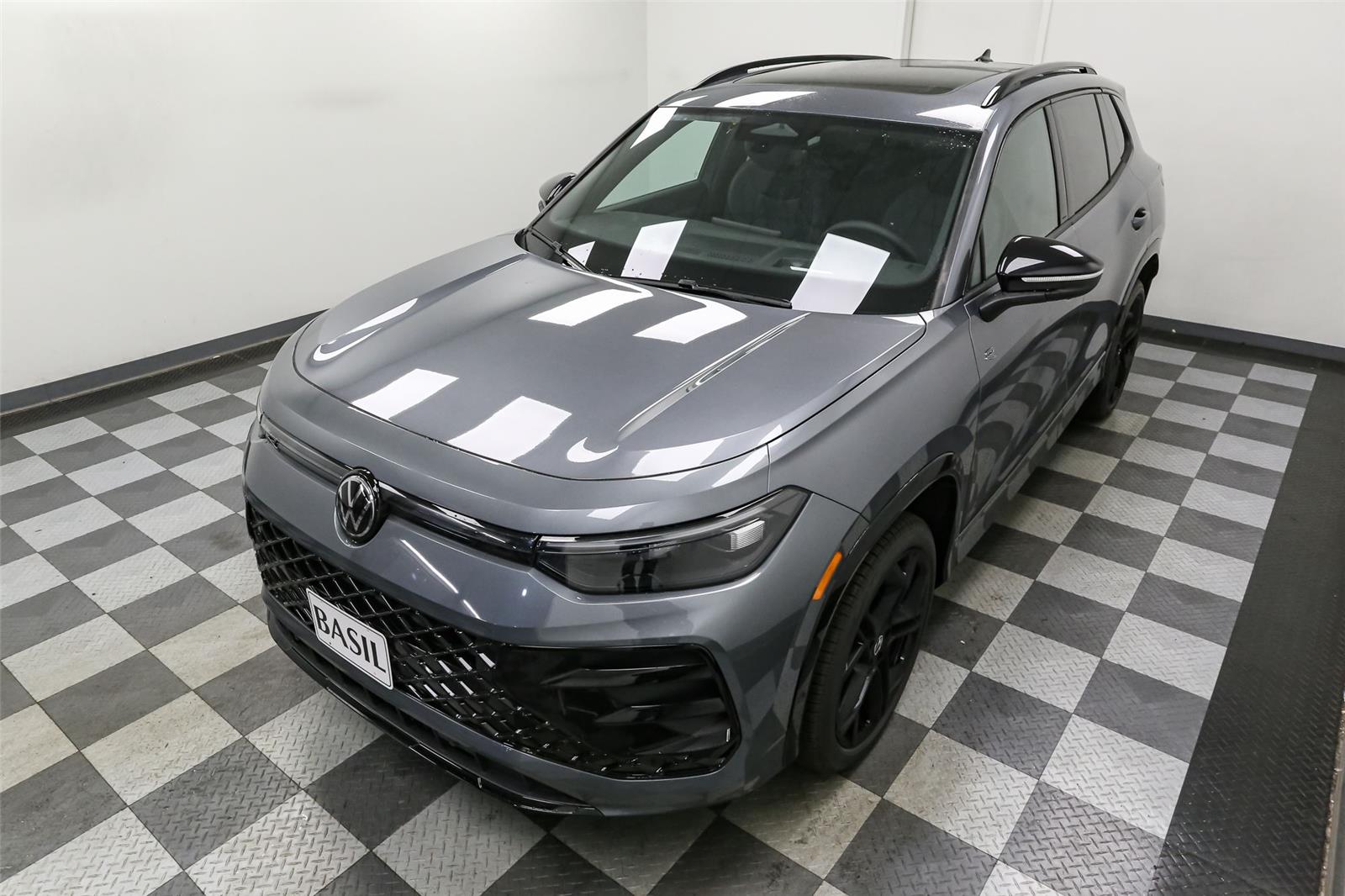 2026 Volkswagen Tiguan SE R-LINE BLACK - Photo 6