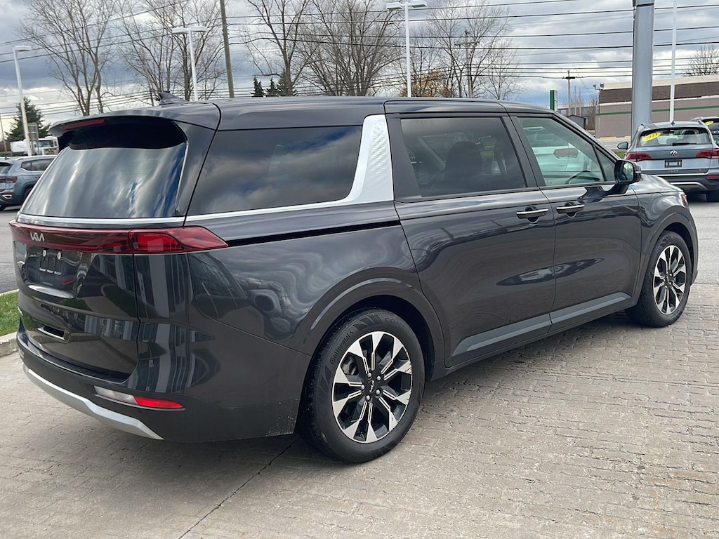 Used 2024 Kia Carnival EX Van