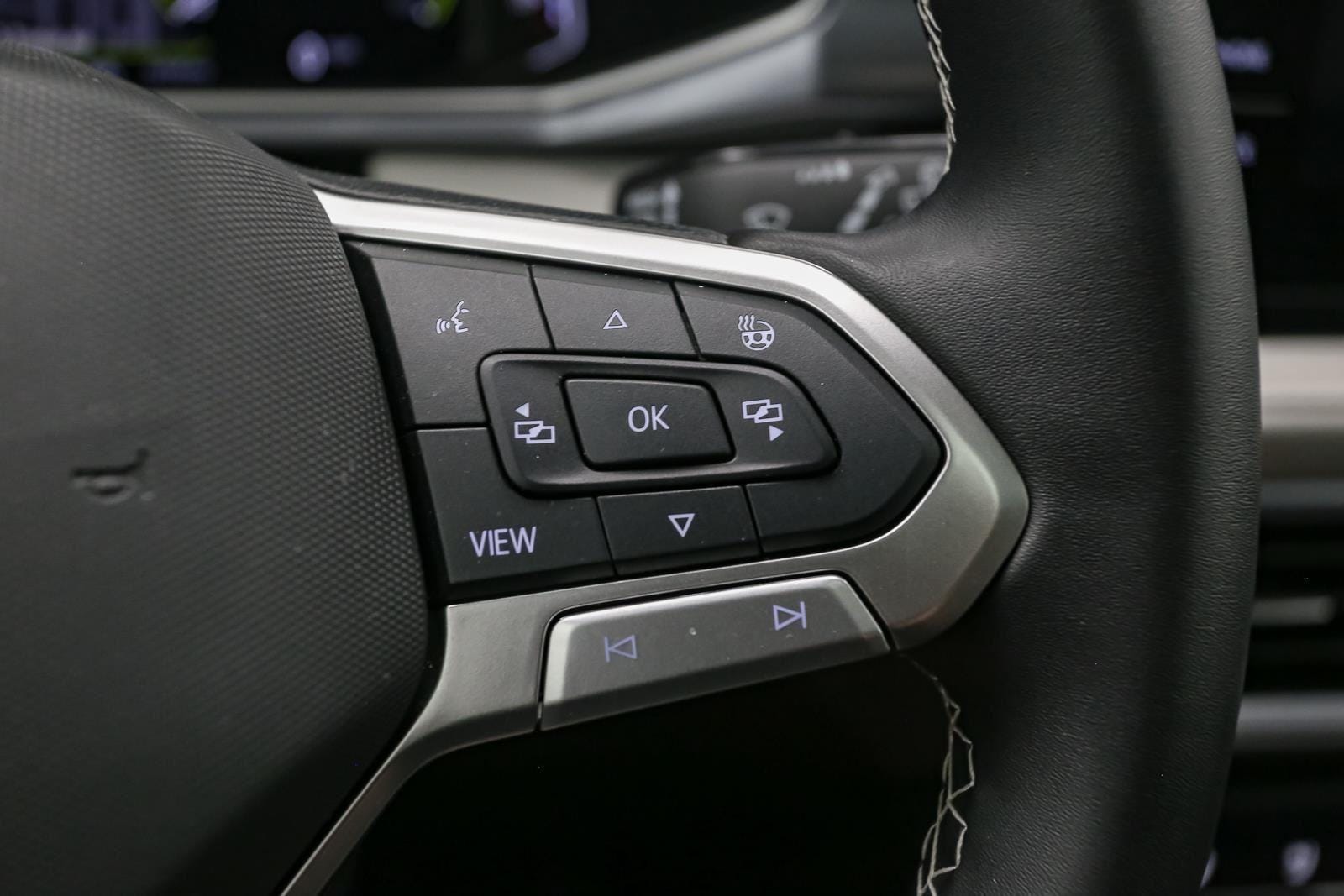 2025 Volkswagen Taos SEL - Photo 38