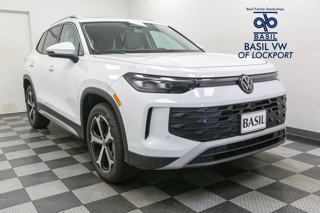 2025 Volkswagen Tiguan SE photo 2