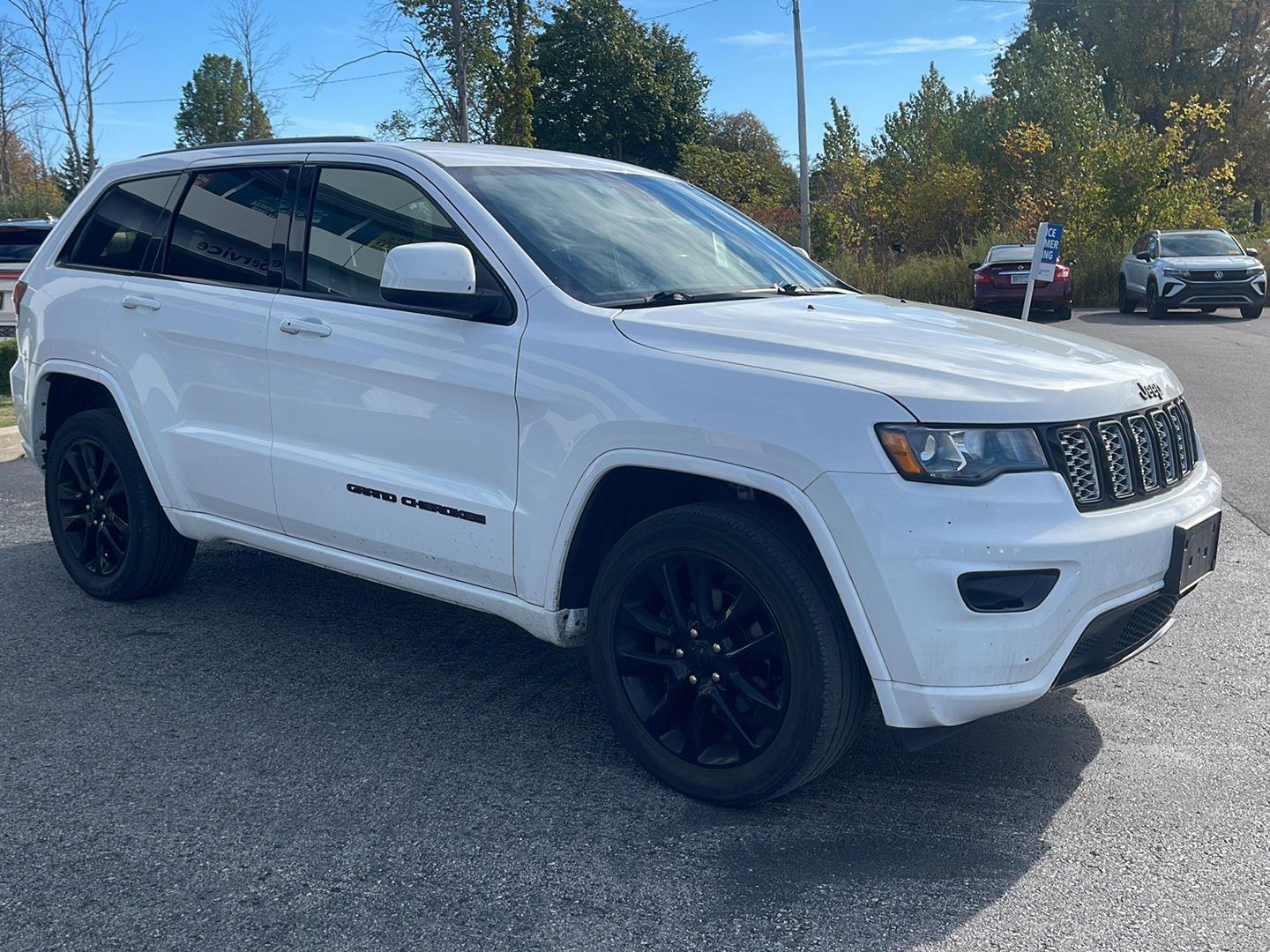 2019 Jeep Grand Cherokee Altitude photo 2