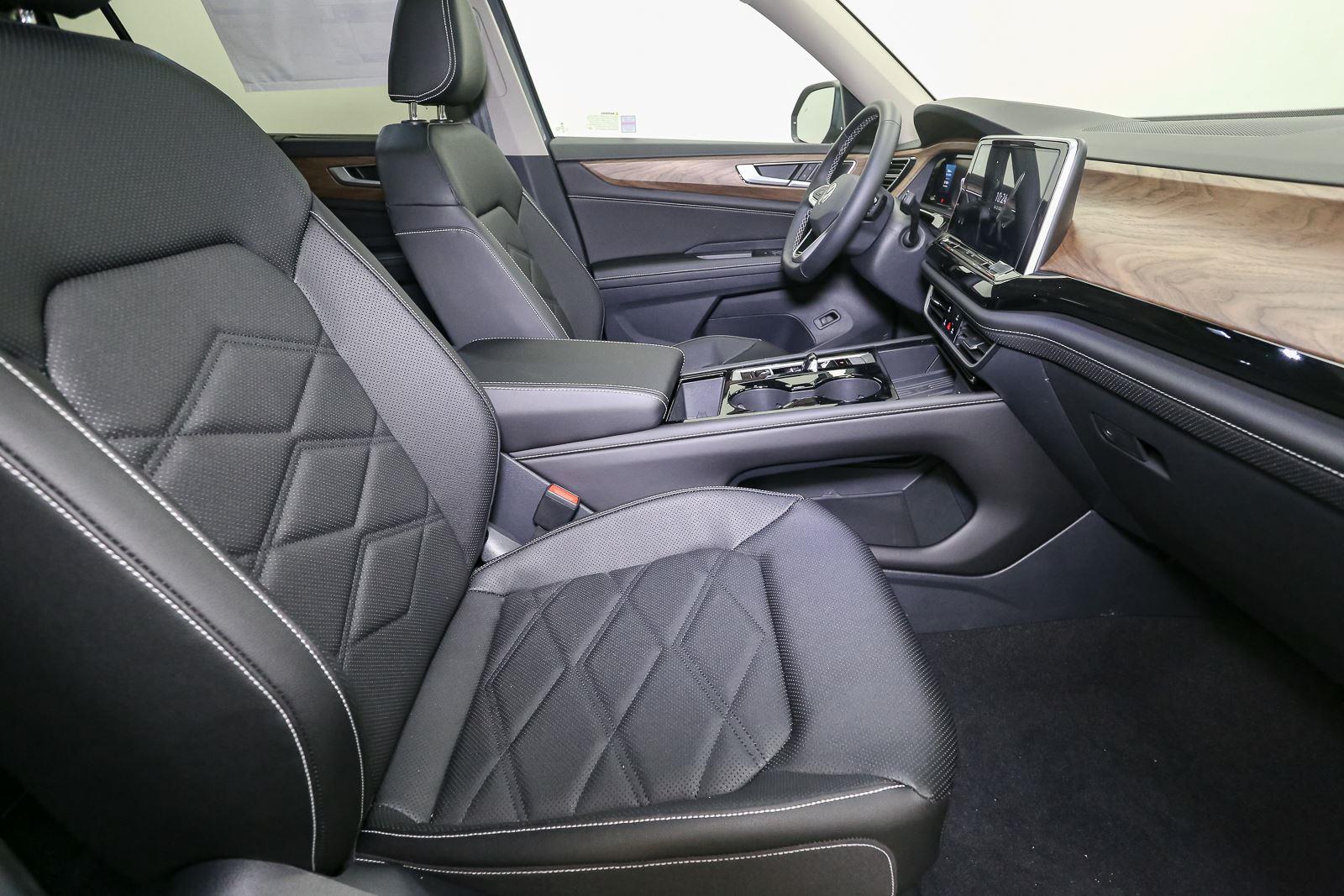 2026 Volkswagen Atlas SE w/Tech - Photo 13