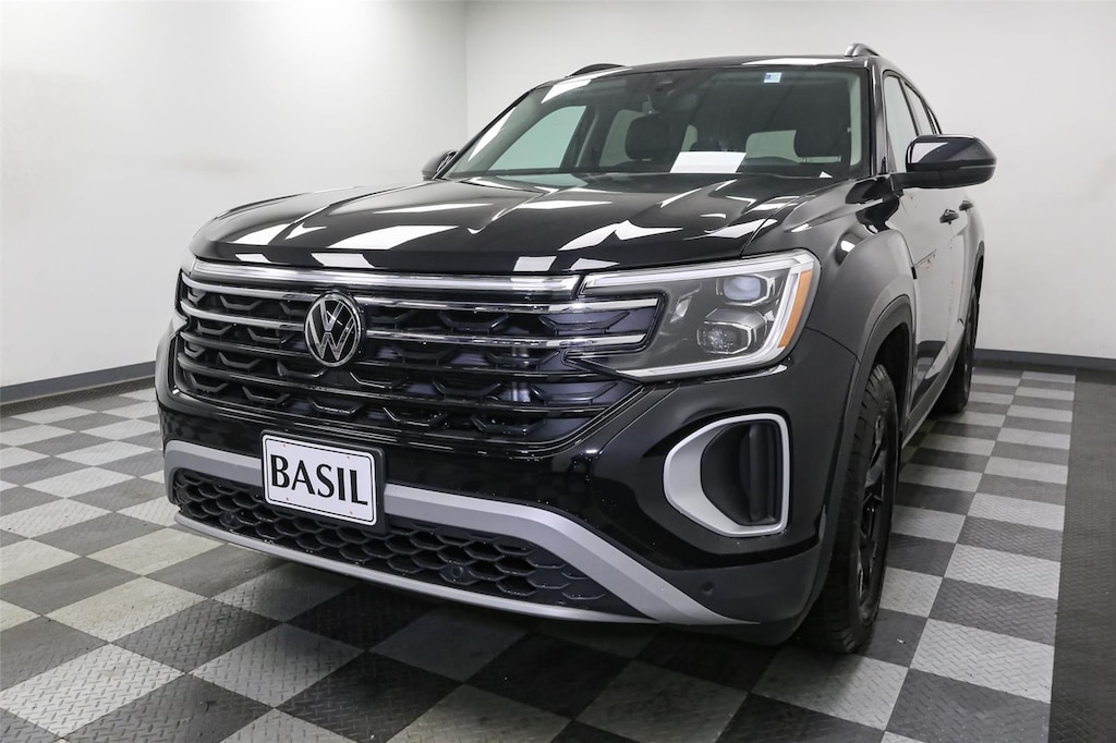 2026 Volkswagen Atlas Peak Edition SE photo 3