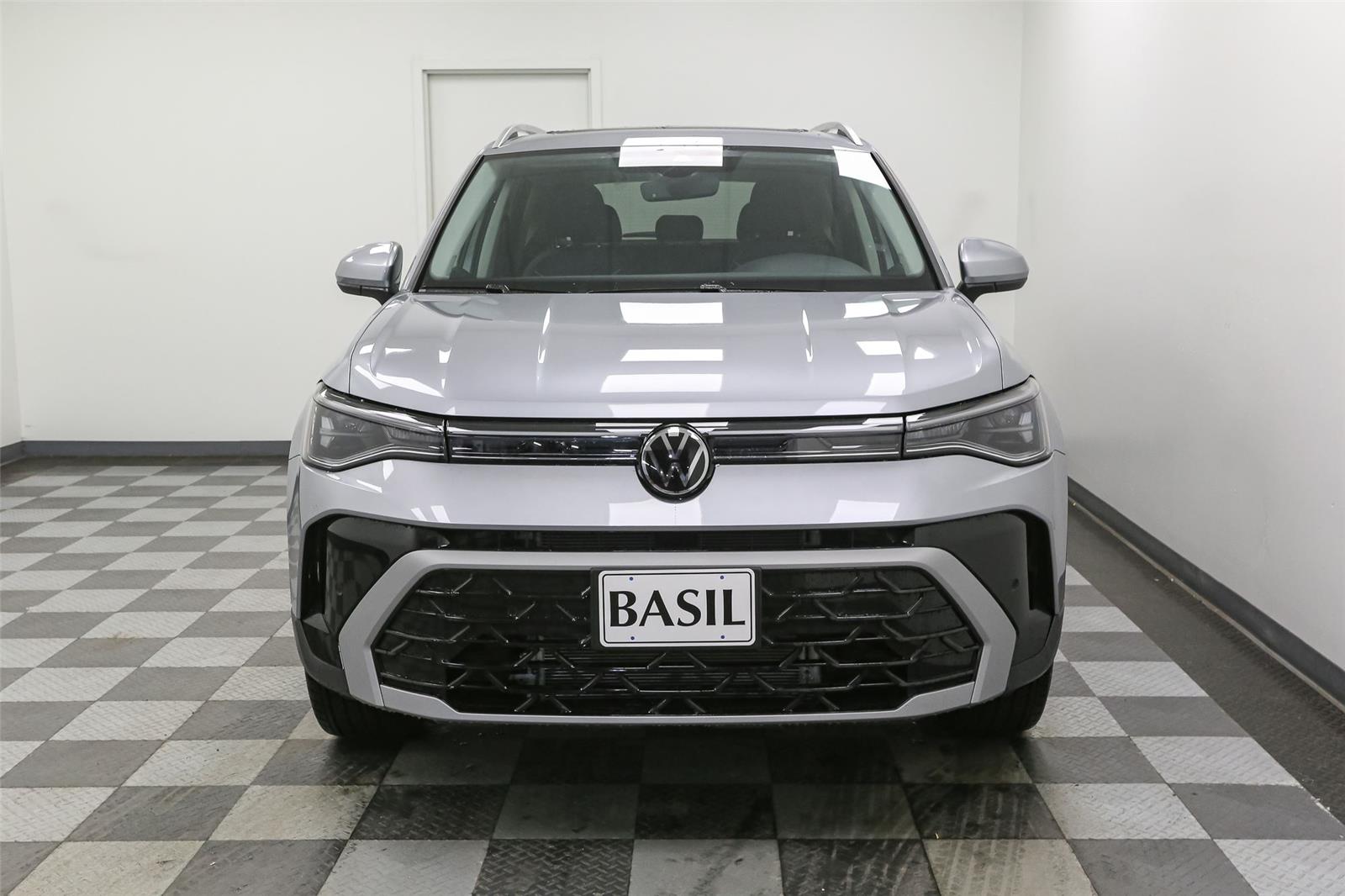 2025 Volkswagen Taos SEL photo 3